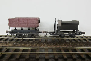 Side Dump and Ore Hoppers